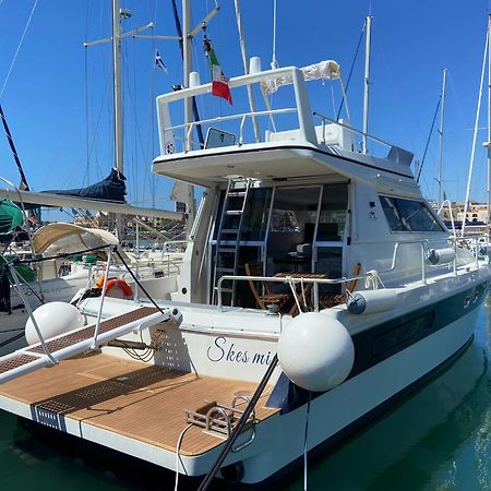 Hotel She'S Mine Yacht Katania Zewnętrze zdjęcie