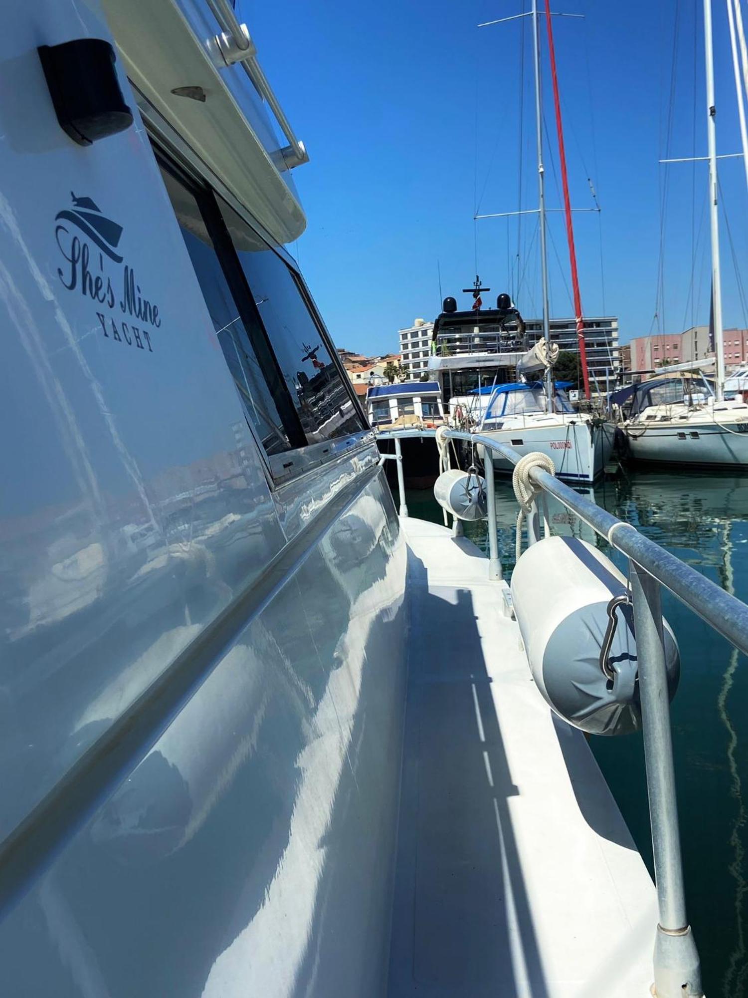 Hotel She'S Mine Yacht Katania Zewnętrze zdjęcie